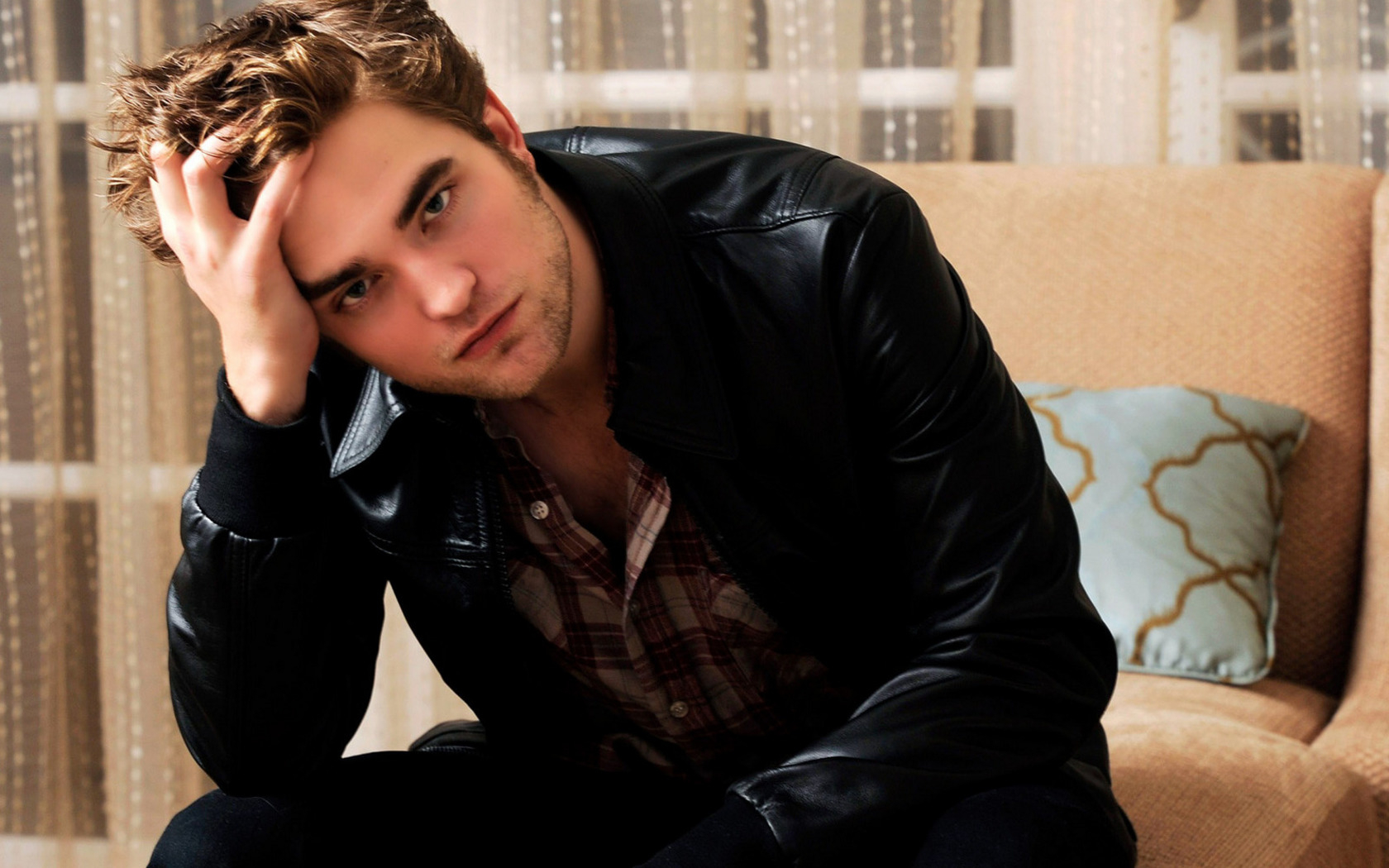 Robert-Pattinson-1305 Роберт Паттинсон